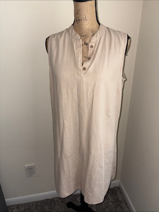 Anne Klein Dresses & Skirts - Anne Klein Sleeveless Tunic Dress in Light Beige